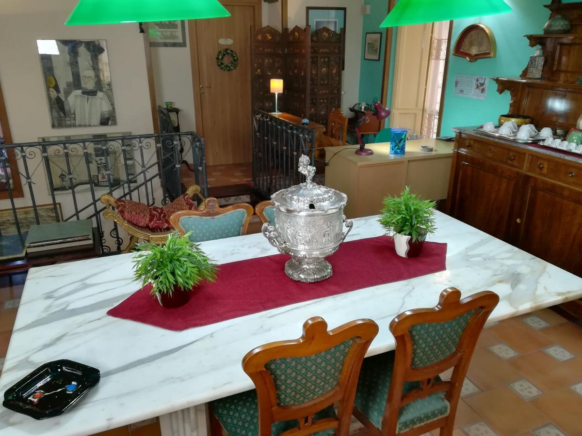 Vittorio Emanuele Rooms Di Prinzi Palermo Exterior foto